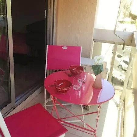 Juan Les Pins, T2 Cosy Et Confortable, Avec Parking En Sous-sol, Proche Plages Et Commerces 아파트