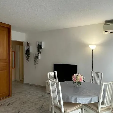 Juan Les Pins, T2 Cosy Et Confortable, Avec Parking En Sous-sol, Proche Plages Et Commerces *