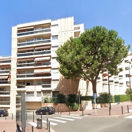 Juan Les Pins, T2 Cosy Et Confortable, Avec Parking En Sous-sol, Proche Plages Et Commerces * Antibes