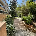 Juan Les Pins, T2 Cosy Et Confortable, Avec Parking En Sous-sol, Proche Plages Et Commerces