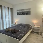 Juan Les Pins, T2 Cosy Et Confortable, Avec Parking En Sous-sol, Proche Plages Et Commerces Apartman Antibes