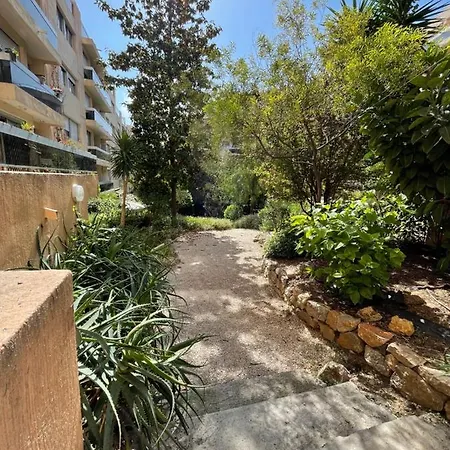 Juan Les Pins, T2 Cosy Et Confortable, Avec Parking En Sous-sol, Proche Plages Et Commerces