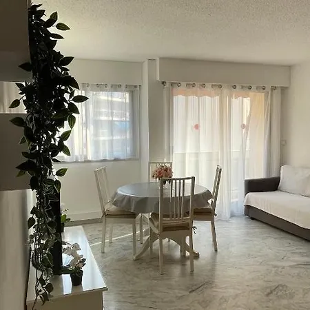 公寓 Juan Les Pins, T2 Cosy Et Confortable, Avec Parking En Sous-sol, Proche Plages Et Commerces *