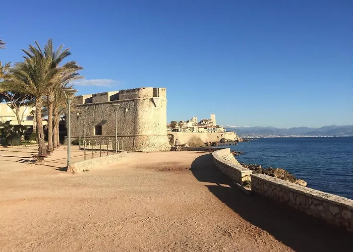 Juan Les Pins, T2 Cosy Et Confortable, Avec Parking En Sous-sol, Proche Plages Et Commerces דירה אנטיב